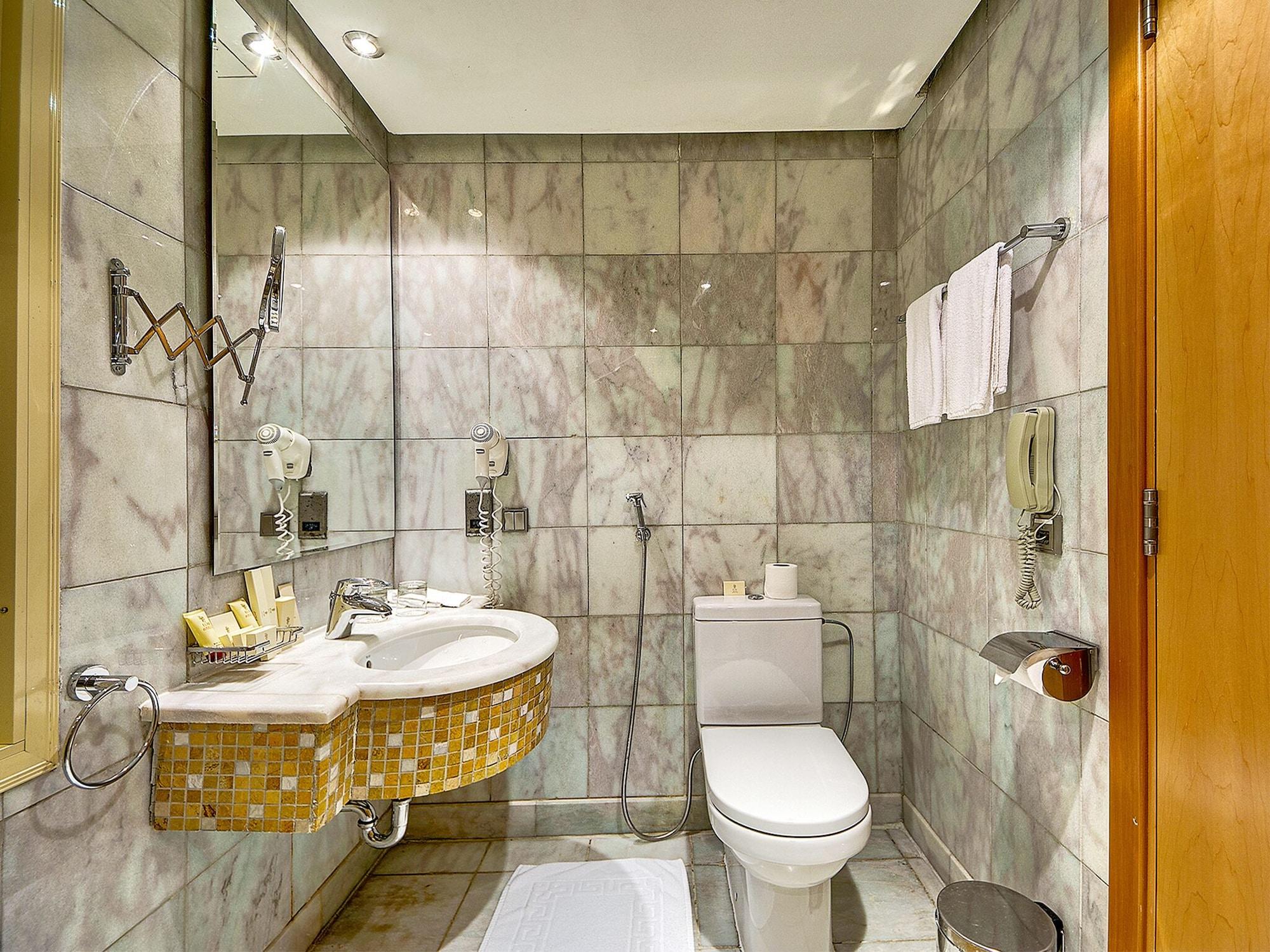 Elaf Al Mashaer Hotel Makkah Мекка Экстерьер фото A bathroom at the hotel