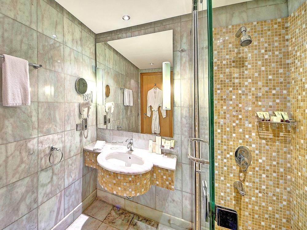 Elaf Al Mashaer Hotel Makkah Мекка Экстерьер фото A bathroom at the hotel